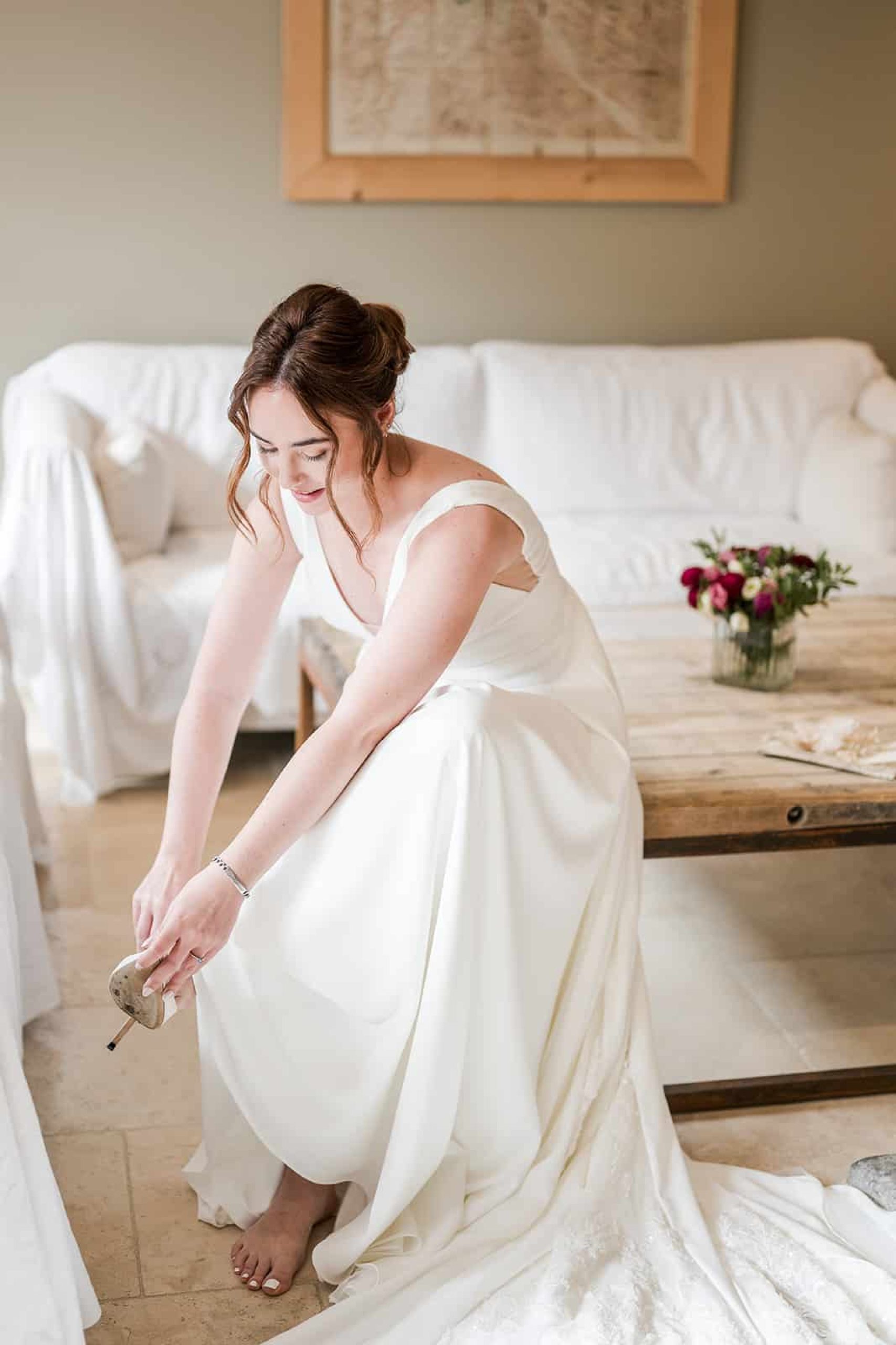 Préparatifs de la mariée dans le salon d'hôtes